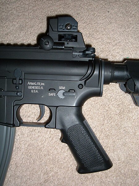 File:Airsoft M15A4 grip.JPG