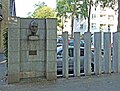 Otto-Hahn-Denkmal (Ziegelgasse, an der Kleinmarkthalle)