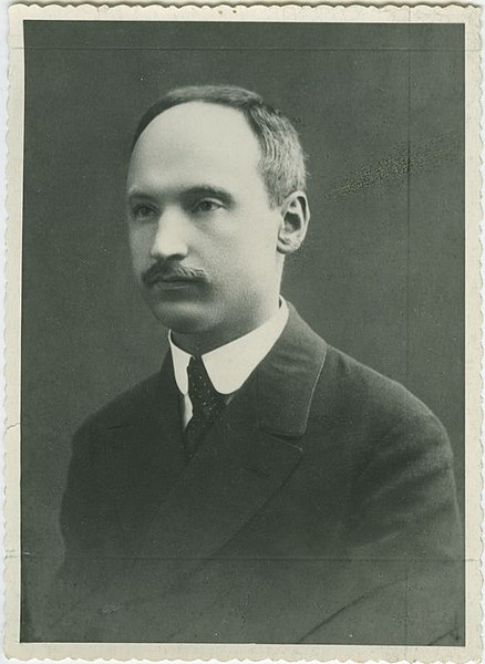 File:Antanas Vienuolis in 1925.jpeg