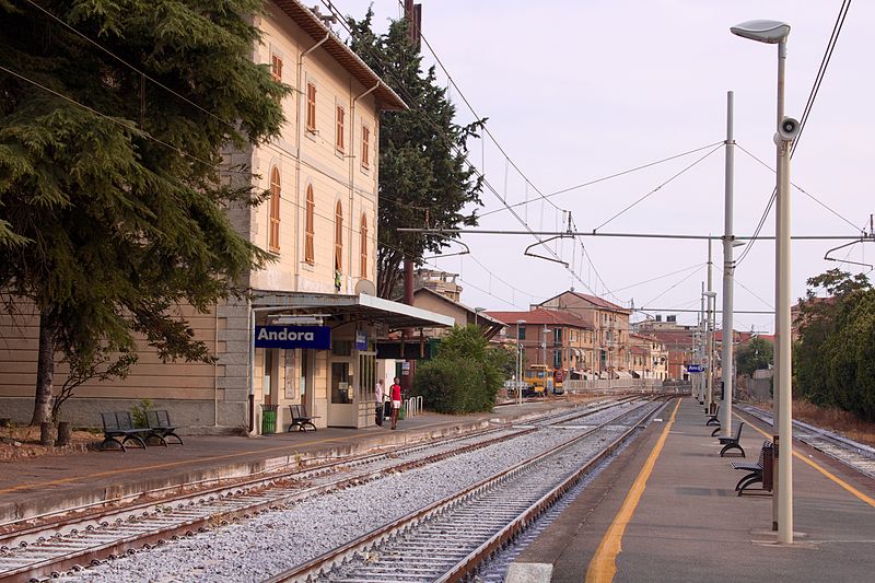 File:Stazione di Andora.jpg