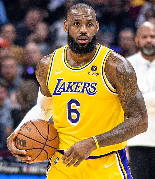 File:LeBron James (51959977144) (cropped2).jpg