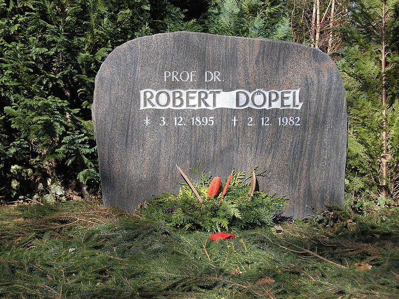 File:Grab Robert Döpel Ilmenau.JPG