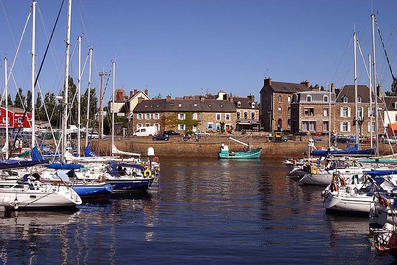 File:Paimpol Hafen 10379.jpg