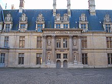 ChateauEcouenAileSud.jpg