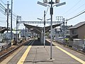 加納駅プラットホーム