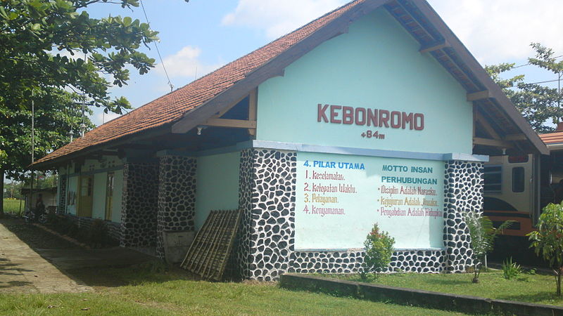 File:Stasiun Kebonromo.jpg