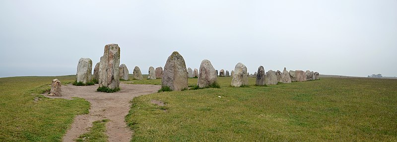 File:Ales stenar (by Pudelek).JPG