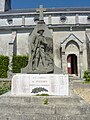 Pleuven : le monument aux morts.