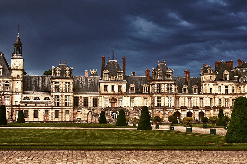 File:Fontainebleau2011.jpg