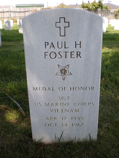 File:Paul H. Foster headstone front.JPG