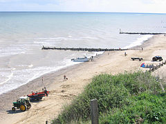 MundesleyBeachInSummer(StephenCraven)Aug2006.jpg