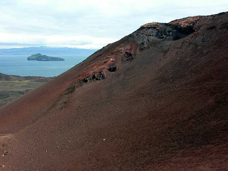 File:Vestmannaeyjar040.JPG