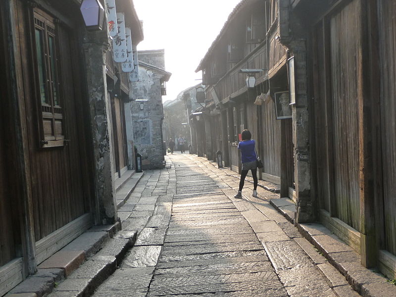 File:Alley in Wuzhen 02.JPG