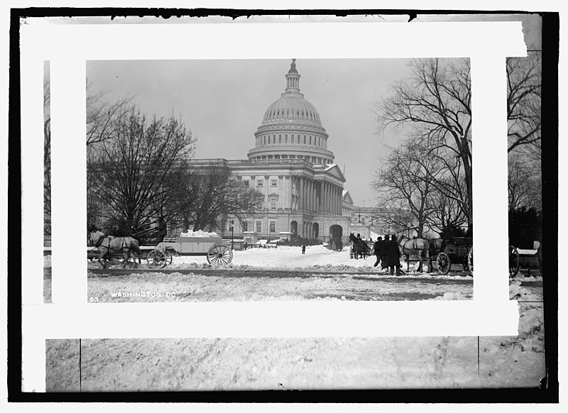 File:Snow scene, Capitol LCCN2016820509.jpg