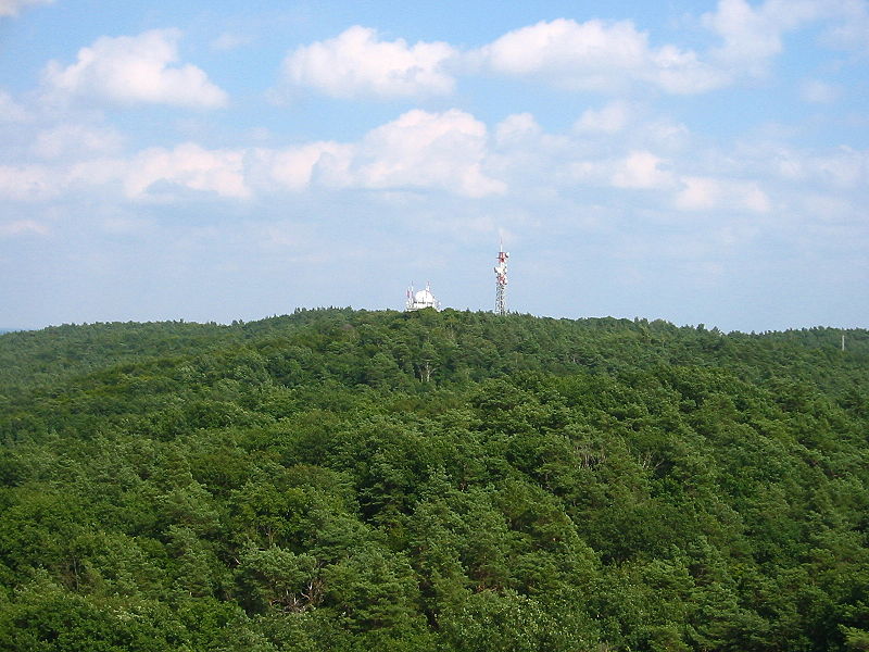 File:Berlin Müggelberge TV-Tower 3.jpg