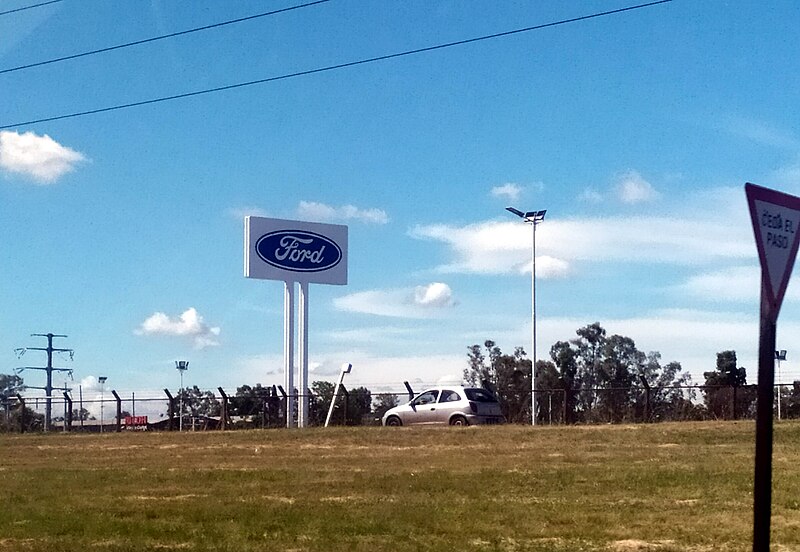 File:Ford en pacheco.jpg