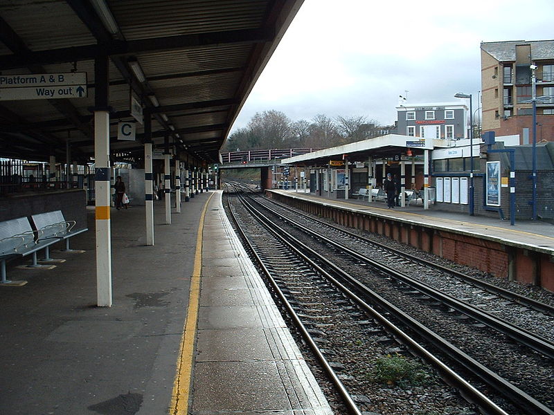 File:New Cross stn south.JPG