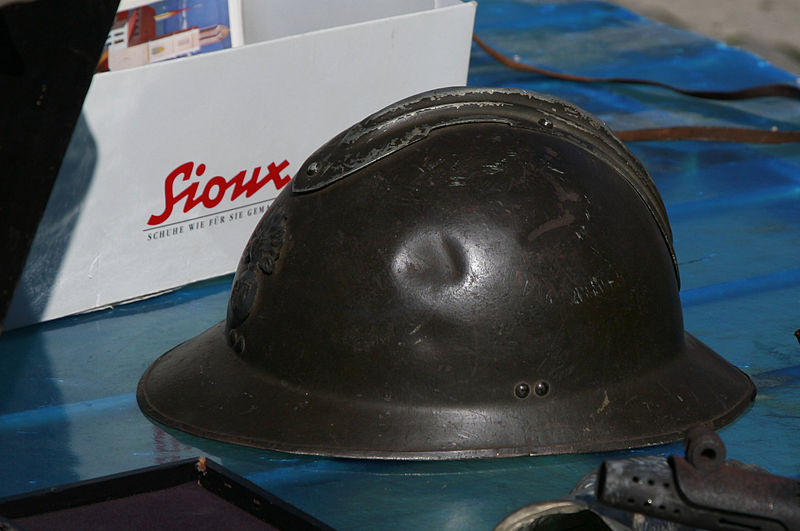 File:Casque adrian mg 1714.jpg