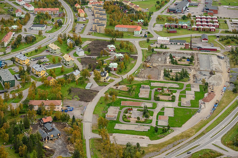 File:Gruvstadsparken September 2017 01.jpg