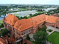 Polski: Zamek Średni z pałacem Wielkich Mistrzów Deutsch: Blick auf das Mittelschloss und den Hochmeisterpalast Magyar: Középső vár a nagymesterek palotájával