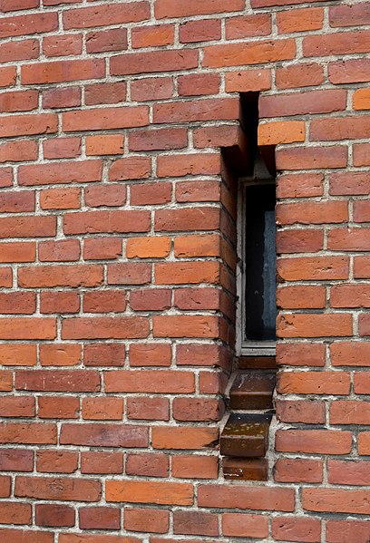 File:Narrow window Viborg Private Realskole.jpg