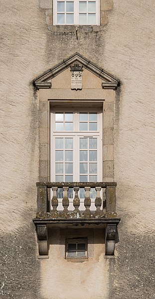 File:Town hall of Bellac 11.jpg