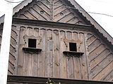 Čeština: Štít hrázděného domu v Hrušovce. Okres Litoměřice, České republika. English: Gable of a timber framed house in Hrušovka village, Litoměřice District, Czech Republic.