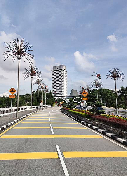 File:Jalan Parlimen.jpg