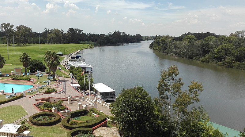 File:Vaal River.jpg