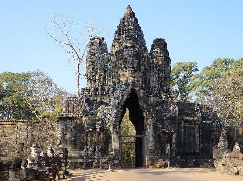 File:Siem Reap, Victory Gate.jpg