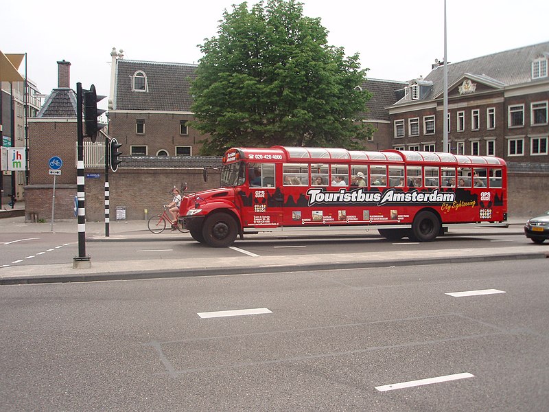 File:Touristbus Amsterdam - panoramio.jpg