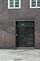 Deutsch: Kontorhaus Chilehaus in Hamburg-Altstadt: Eingang Burchardplatz 2a. This is a photograph of an architectural monument. It is on the list of cultural monuments of Hamburg, no. 29133.