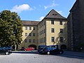 Ravensburg, ehemaliges Karmeliterkloster, heute Landgericht (Ansicht vom Hof, heute Parkplatz des Landgerichts und der Evangelischen Stadtkirche)