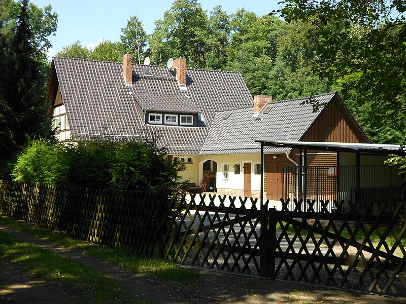 File:Forsthaus1.jpg