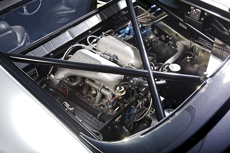 File:XJ220 Engine view.jpg