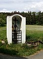 Čeština: Výklenková kaplička jižně od Malenic, okres Strakonice, jižní Čechy. English: Niche chapel south of Malenice, south Bohemia, Czech Republic.