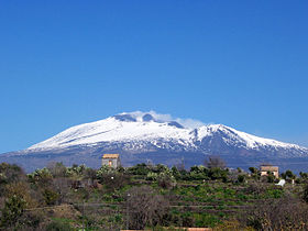 L’Etna visto da sud-ovest