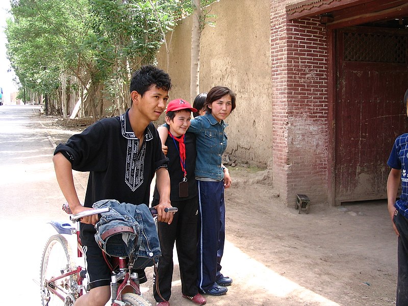 File:Kids in Turpan.jpg