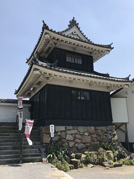 File:Taiko Turret of Nakatsu Castle.jpg