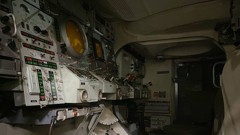 File:BUK-M1 9A310 M1 interior.jpg