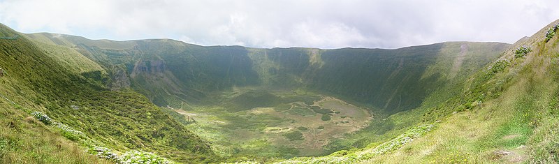 File:Caldeira faial.jpg