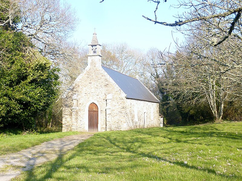 File:048 Chapelle Saint-Cado.jpg