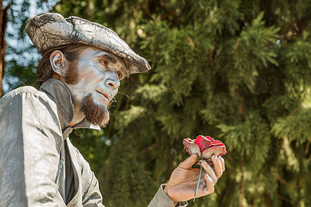 Living statue in Annecy, France.