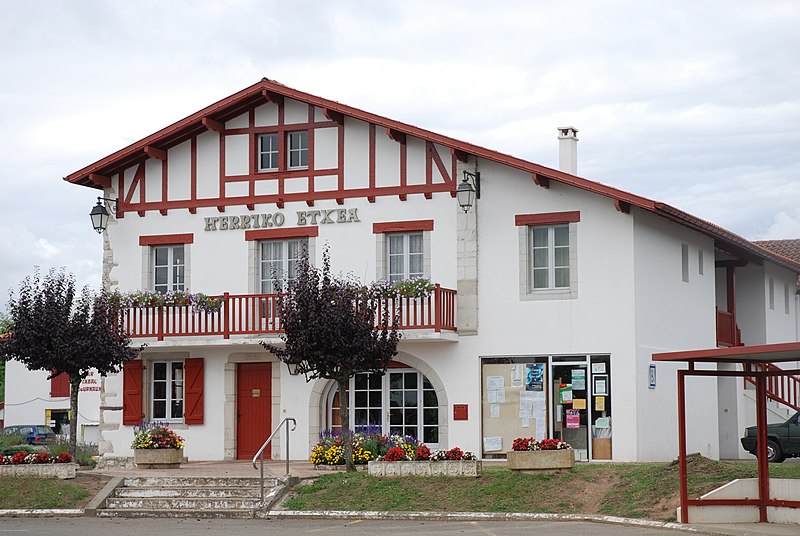 File:Urcuit Mairie.JPG