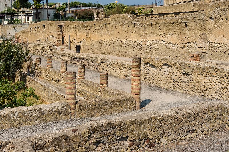 File:Excavations Herculaneum.jpg