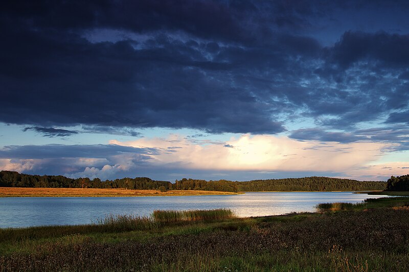 File:Vuoksa at dawn (6121529060).jpg