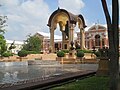 Fontana posta davanti al palazzo reale di Bangkok