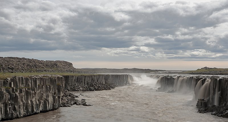 File:Selfoss July 2014.JPG