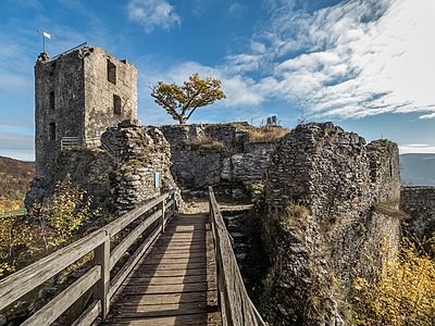 Bridge and castle ruin Neideck