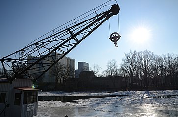 Böckleinsinsel, mit Getreidemühle und Hochsilos